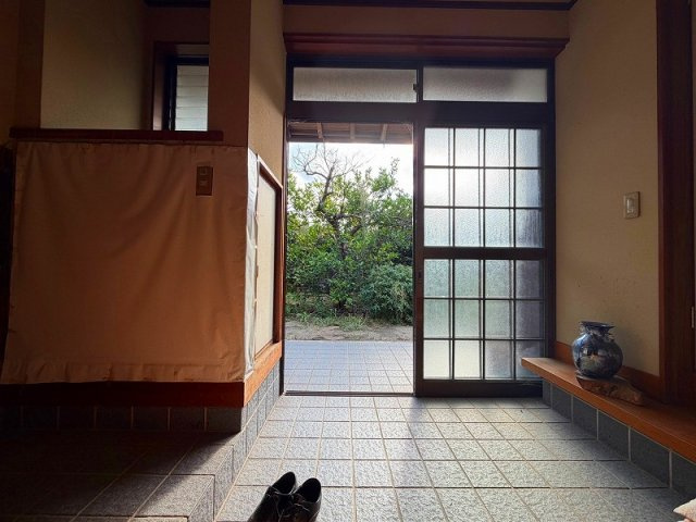 ■□米子市彦名町戸建□■の玄関|玄関となります。
色合いがとてもよいです〇