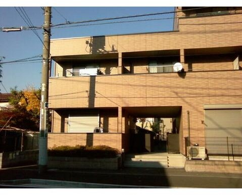 アンプルールフェール寺谷のエントランス