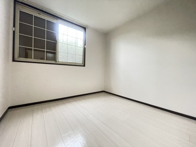 寝屋川市高柳２丁目の賃貸マンションの内装