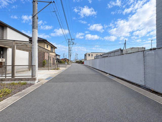 売土地　富士市柳島　173.72㎡（52.55坪）の前面道路含む現地写真