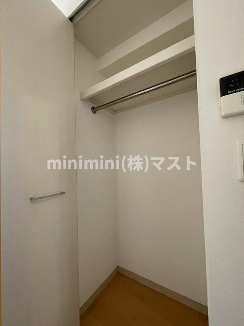 大阪市中央区中寺２丁目の賃貸マンションの収納