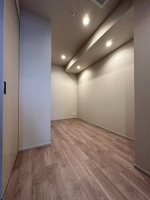 大阪市中央区南本町２丁目の賃貸マンションの洋室