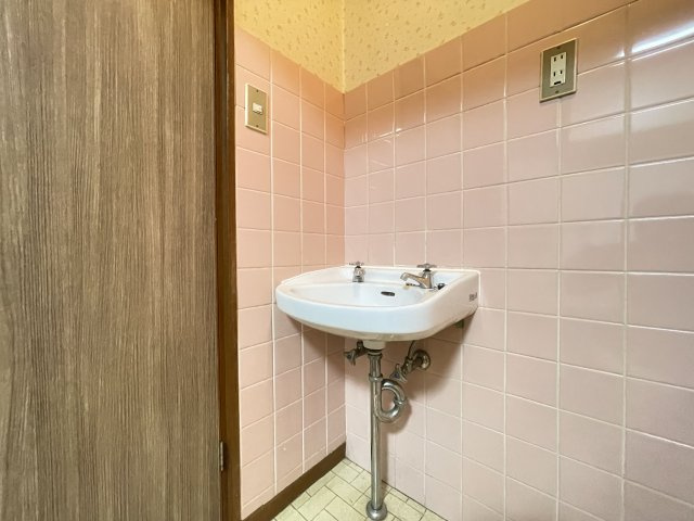 寝屋川市北大利町の賃貸マンションの独立洗面台