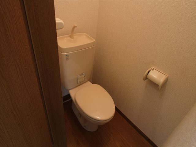 フォーレスト三宿　南東角部屋　最上階　全室南向きのトイレ