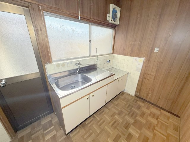 大和高田市岡崎戸建のキッチン