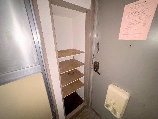 サバーブシティー13の内装