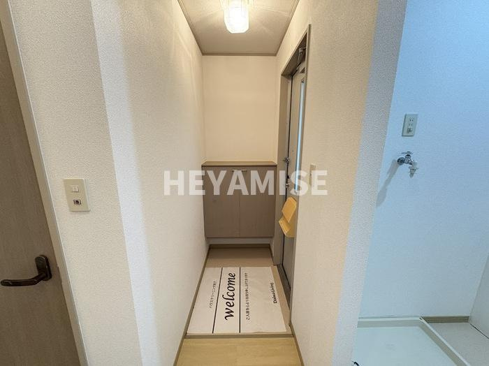 フォーレスト久山A棟の玄関