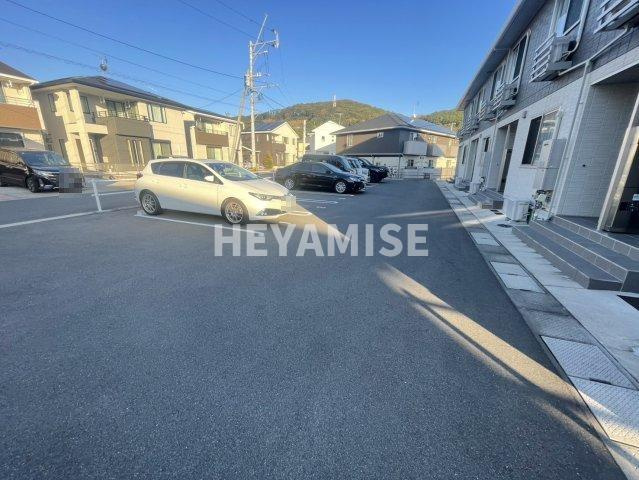 リッチ椿の駐車場