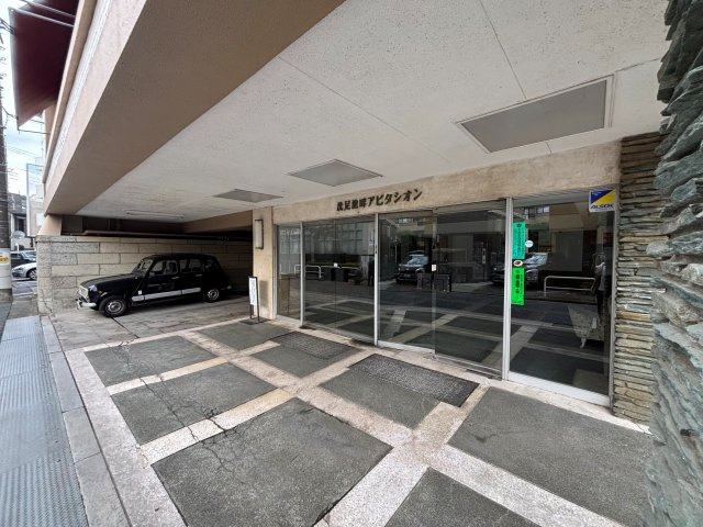 洗足池畔アビタシオンのエントランス