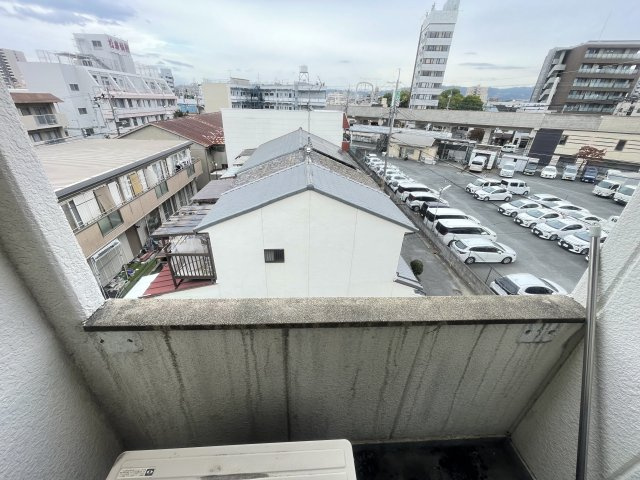 寝屋川市八坂町の賃貸マンションのバルコニー