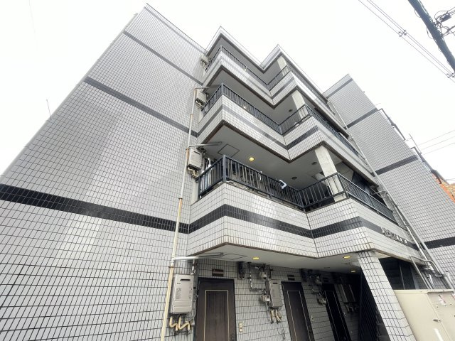 寝屋川市八坂町の賃貸マンションの外観