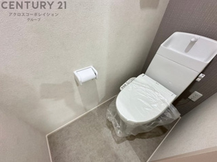 温水洗浄便座付きのトイレです♪