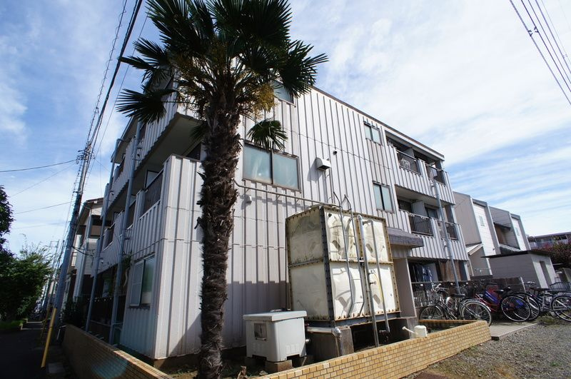 高津マンションの外観