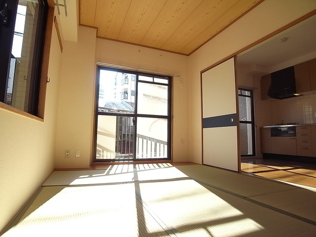 井本マンションの和室