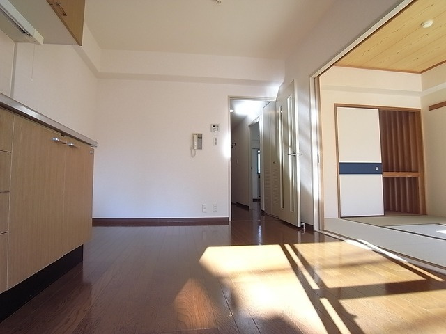 井本マンションの居間・リビング