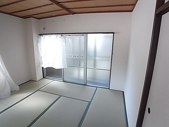 グランディア護国神社前の居間・リビング