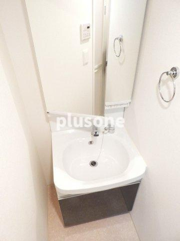 プレサンス玉造駅前ルージュの独立洗面台