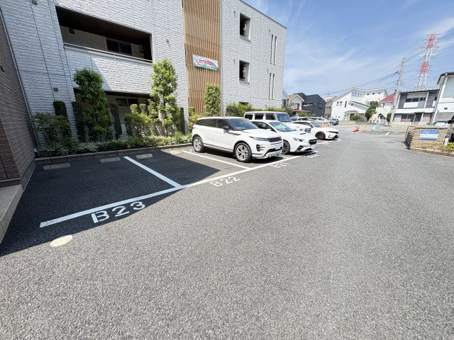 ヴェラビスタの駐車場
