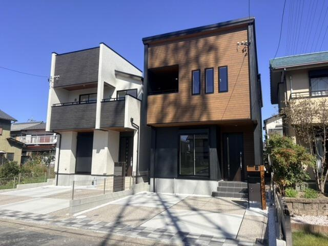 新築戸建て・仲介手数料無料）小牧市久保本町２棟／１期２号棟の前面道路含む現地写真|【外観写真:2号棟】2026年10月…