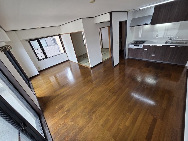 神戸市灘区森後町１丁目の賃貸マンションの居間・リビング