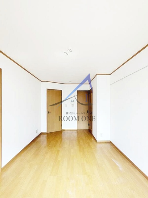 クレストヒルズの居間・リビング|洋室のお部屋です。