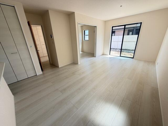 新築戸建て・仲介手数料無料）小牧市藤島町第二・１号棟の居間・リビング|ゆったり過ごせるリビングです
