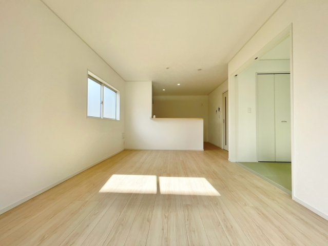 【居間・リビング】 | 高崎市吉井町神保　新築１号棟　ガレージが作れる広さ