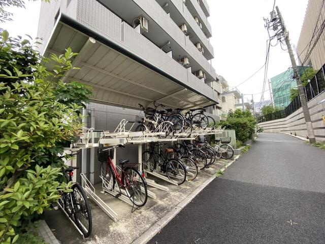 プレール麻布仙台坂(プレールアザブセンダイザカ)の駐車場
