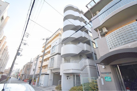 十三ハウスの外観