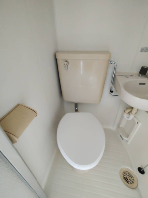 【トイレ】 | コスタ本牧壱番館 | 清潔感のあるトイレです