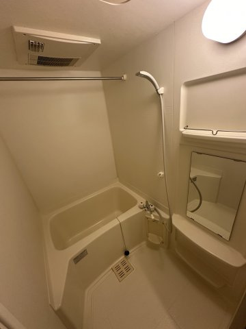 グローリ栄町の浴室