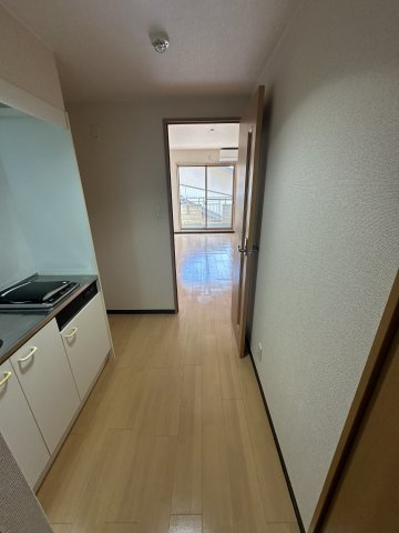 グローリ栄町の玄関