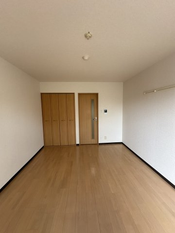 グローリ栄町の居間・リビング