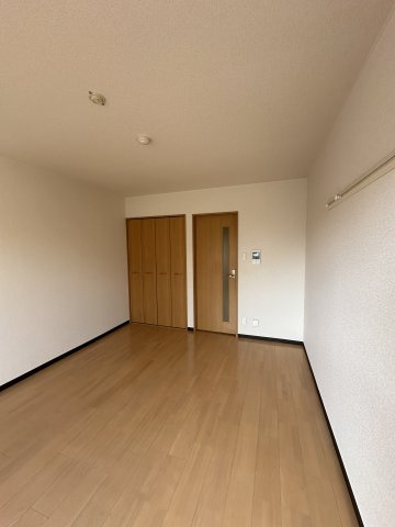 グローリ栄町の居間・リビング