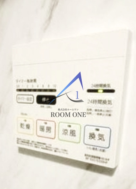 PASSAGE白金の設備|浴室乾燥機パネルです。