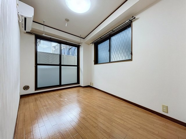 ドリームズの洋室