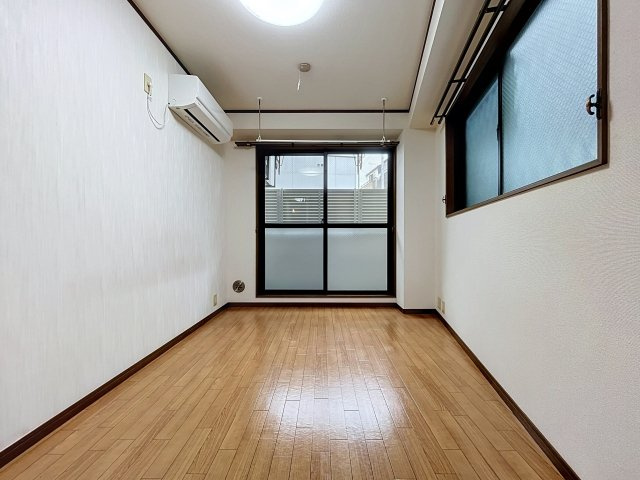 ドリームズの洋室