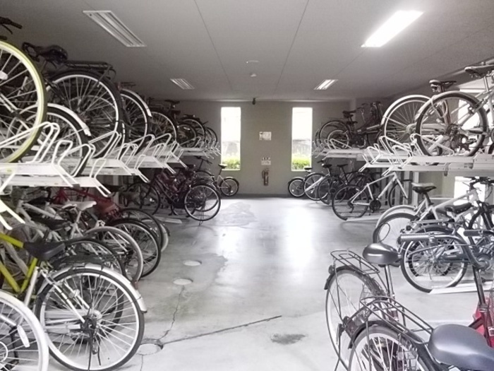 カスタリア新梅田の駐車場
