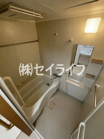 セーズコート高井田の浴室