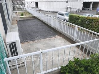 沖村コーポＣ棟の庭|広い専用庭