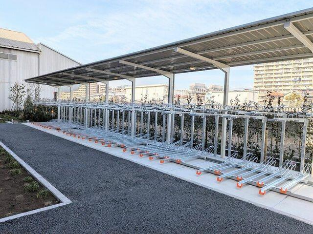 ロイジェント潮見の駐車場