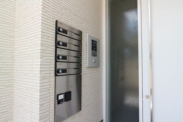 GRANDTIC尼ヶ坂のエントランス