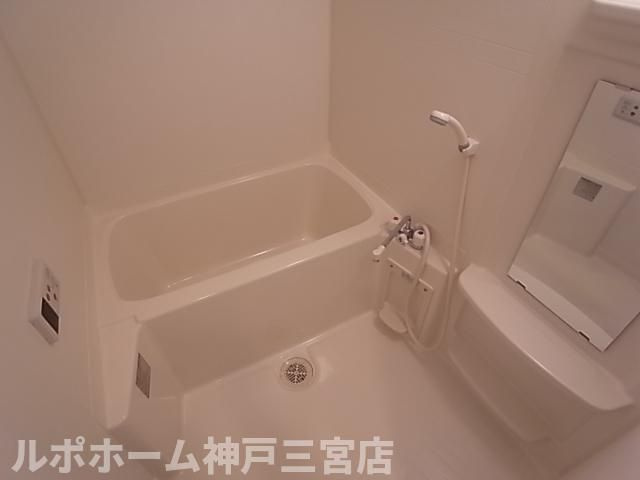 アーバングリーン神戸元町の浴室