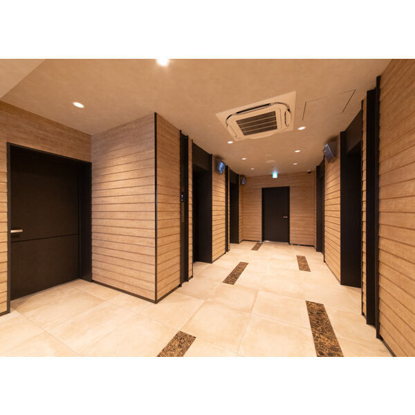 スプランディッド本町グランのロビー