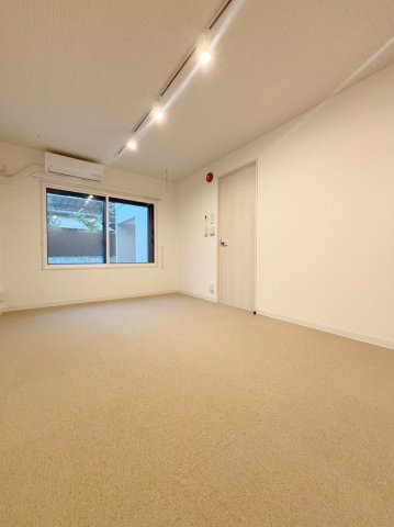 「防音マンション」アラート西台の居間・リビング|マイナス80デシベルの防音室を備えた使い勝手の良い間取り
