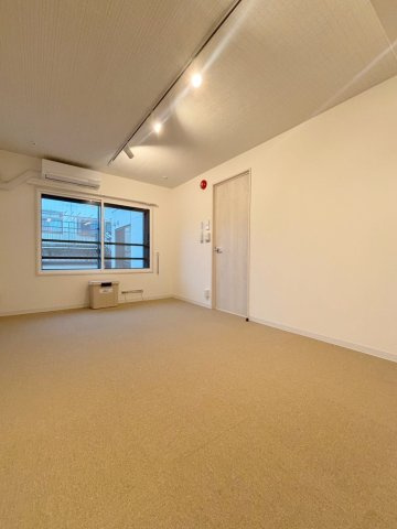 「防音マンション」アラート西台の居間・リビング|マイナス80デシベルの防音室を備えた使い勝手の良い間取り