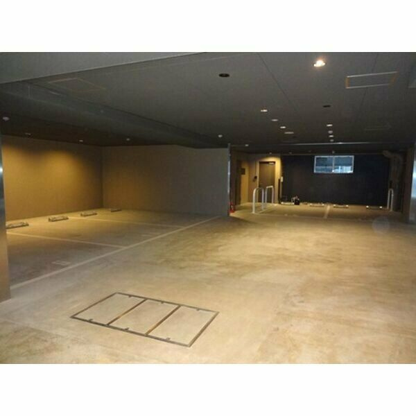 CONOE本町通の駐車場