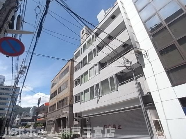 アルカディア三宮の外観
