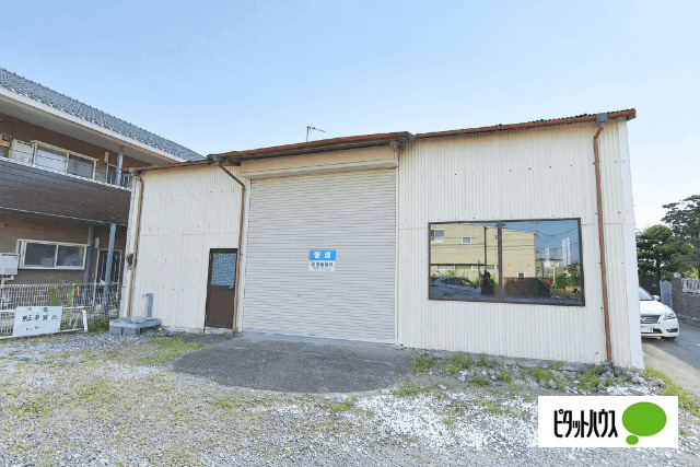 川曲町貸倉庫の外観