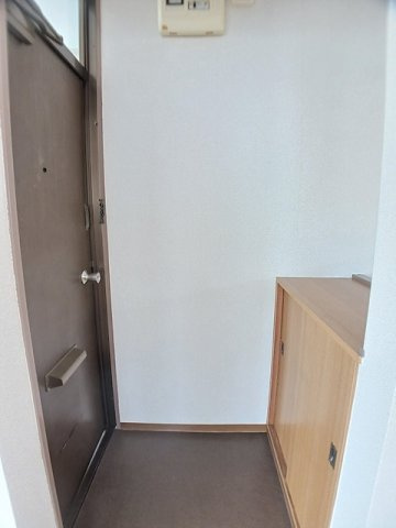 バーン荒町Ｂ棟の玄関|ゆったりとした玄関です